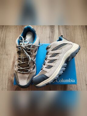 Columbia Women's Crestwood Beige and Blue Trail Sneakers